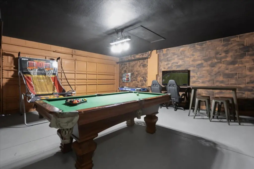 4 Bedrooms 3 Bathrooms Veranda Palms 4461 Np