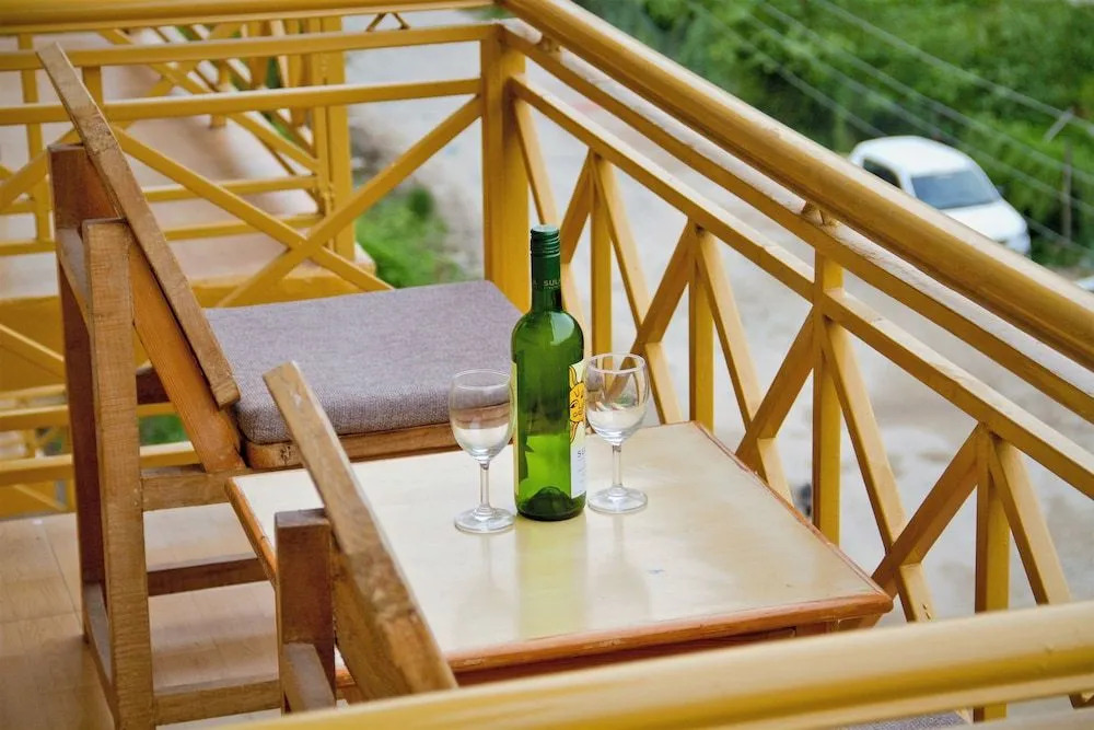 Vyas Vatika a wooden exotic Resort Near Old Manali
