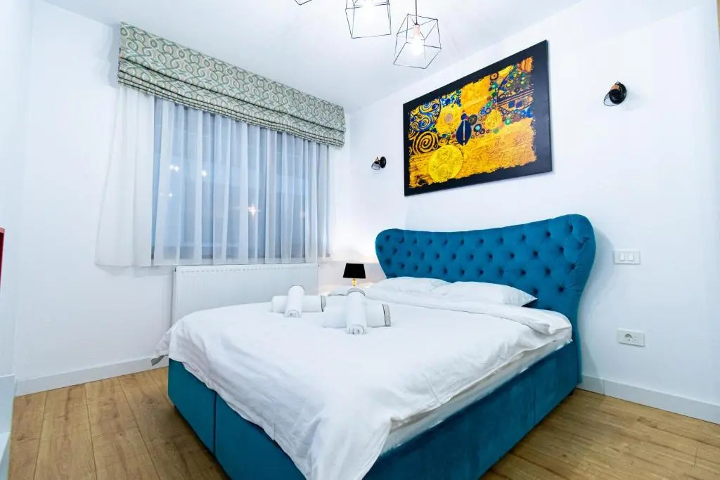 Lighthouse Central Apt with unique views of the Fortress, Free Parking, 5 min by car from the Old Town