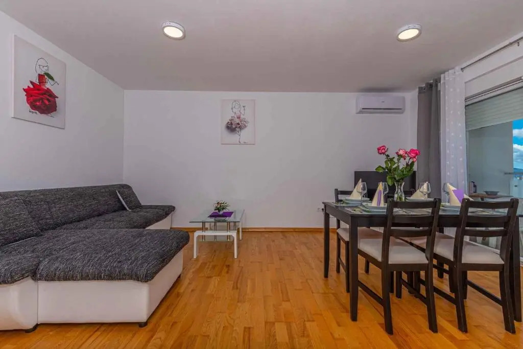 Apartments in Crikvenica 41205