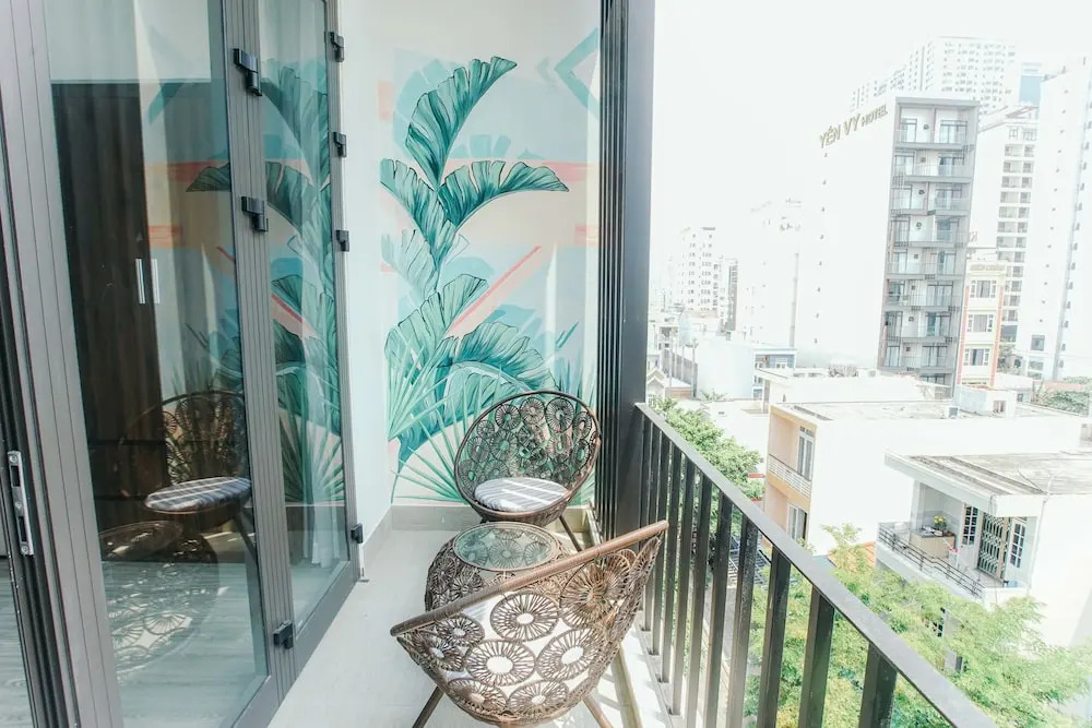 Royal Lion Hotel and Apartment