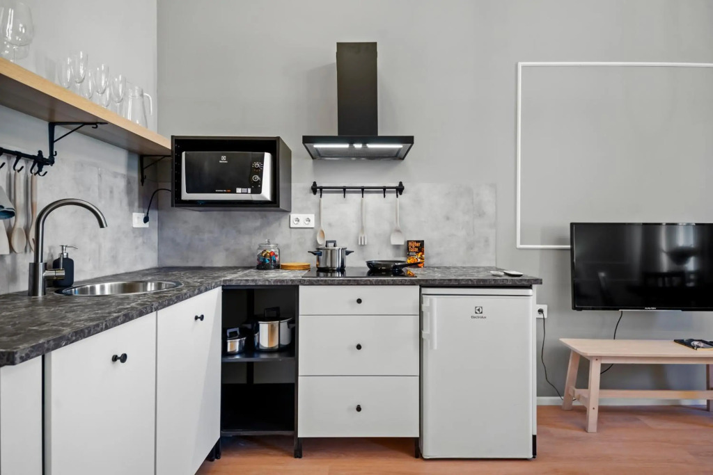 Brand new - 2BR/Sleeps 7 / Netflix + Nespresso (AF56A)