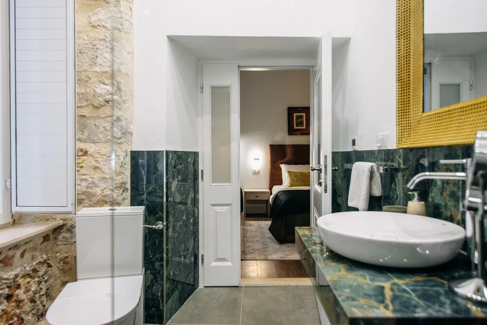 CENTRAL W ROOMS by DuHomes