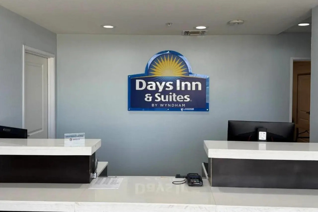 Days Inn & Suites by Wyndham Colorado City/I-20