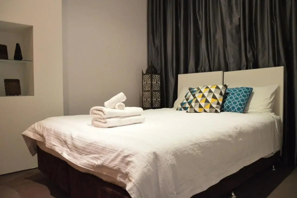 Adelaide Accommodation - The Angas