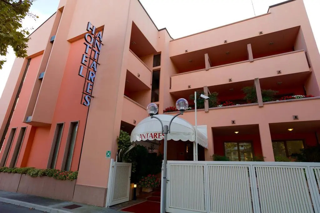Hotel Antares