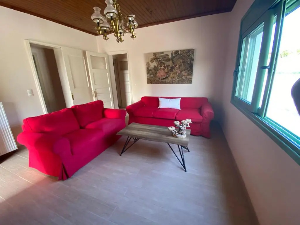 Acrocorinthos House