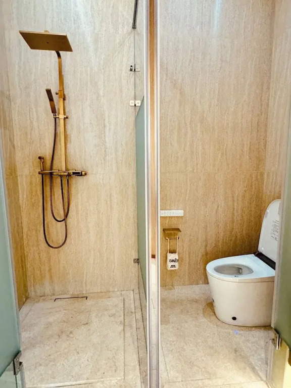 QING Luxury Campground Hotel