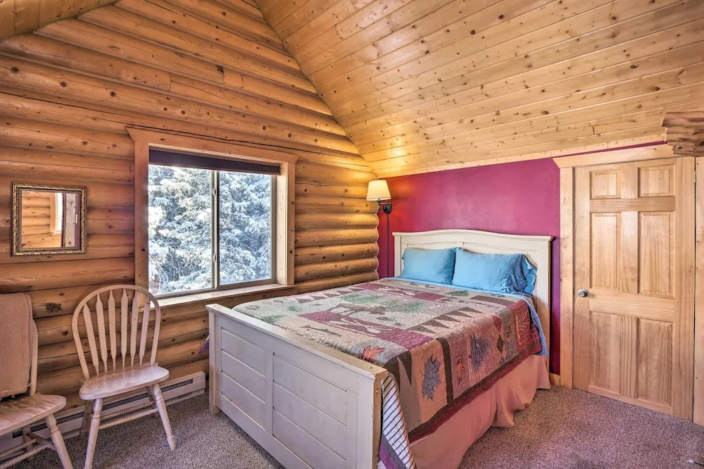 Fairplay Cabin w/ Mountain Views ~ 25 Mi to Breck!