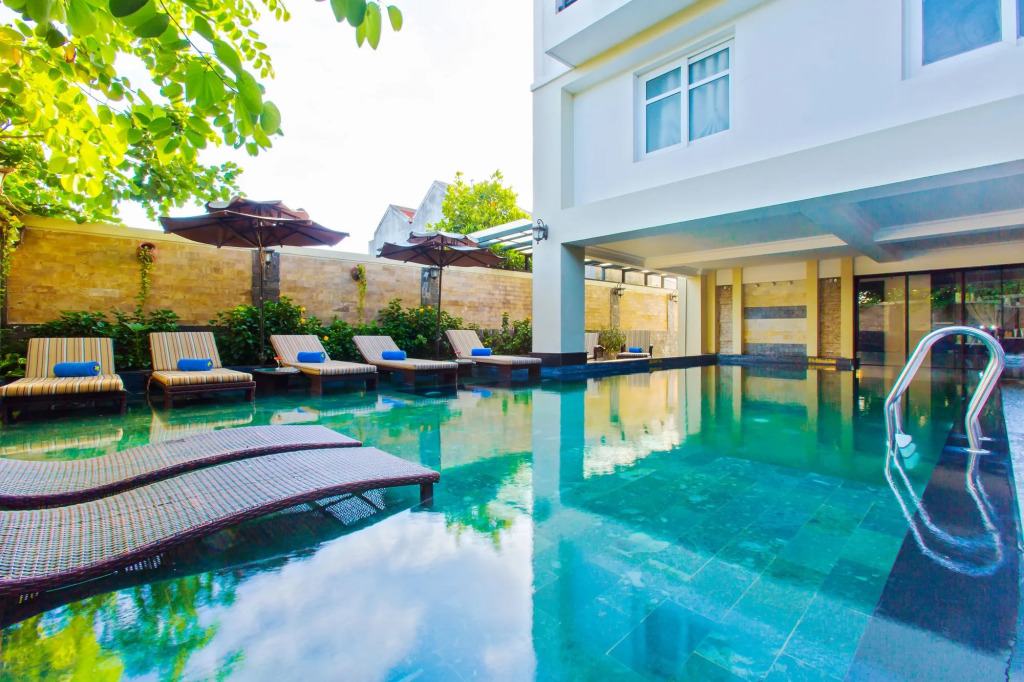Royal Riverside Hoi An Hotel-Newly Renovated & Reopened