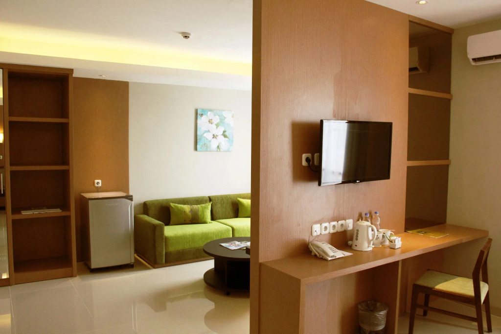 Loji Hotel