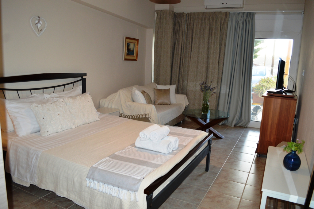 Best House Petit Pylos Messinias
