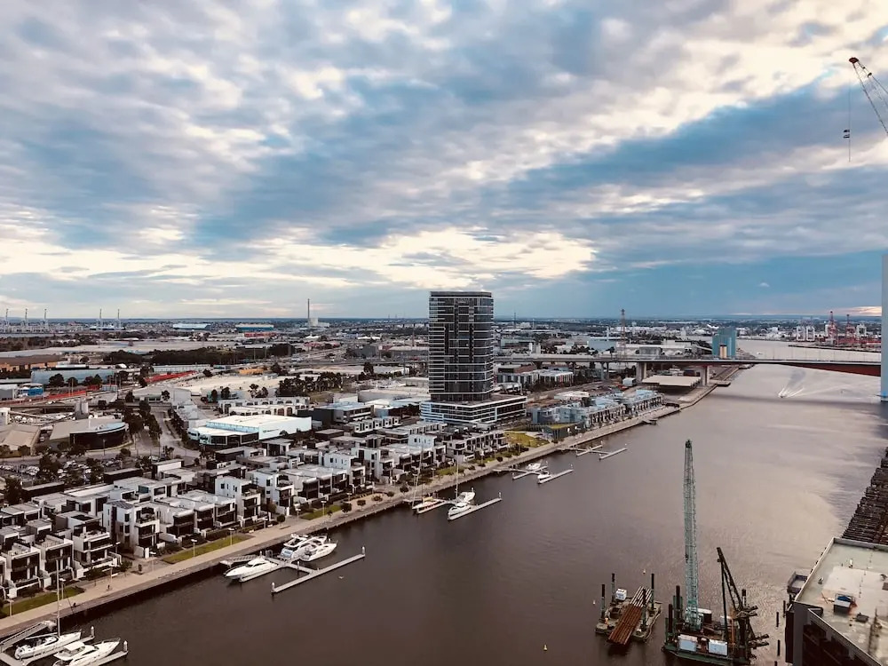 Melbourne CBD Victoria Harbour Short Stay Service Apartments