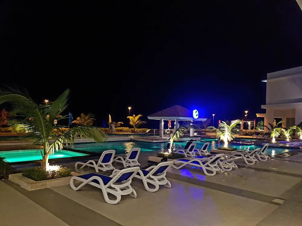 Amazing Seaview Arterra Penthouse