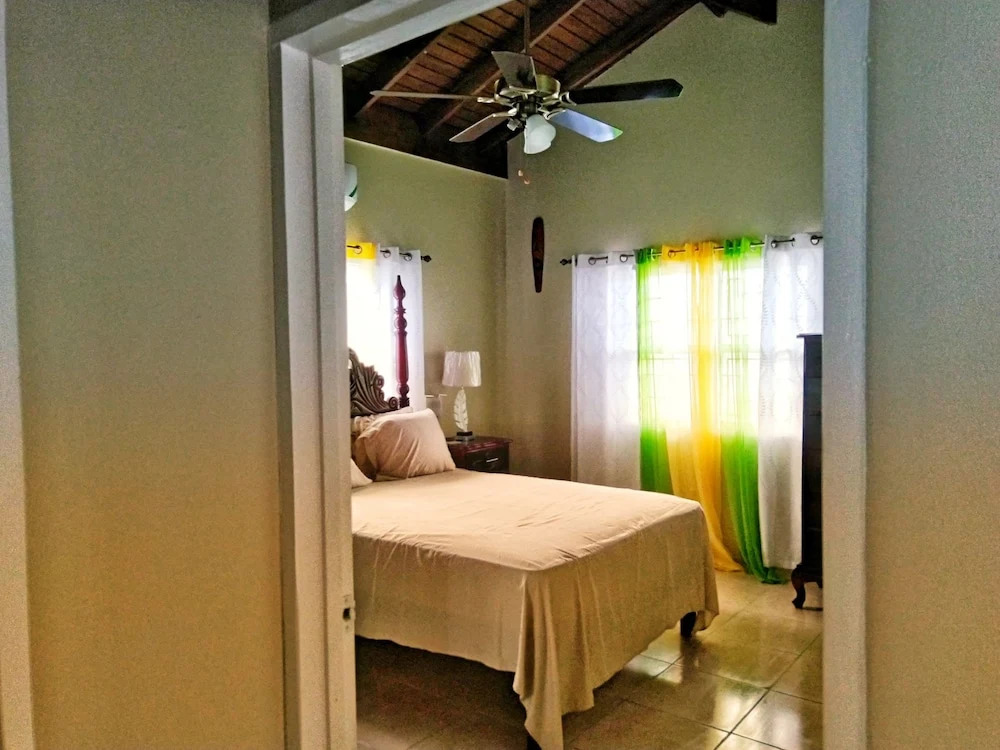 Emerald SunDara Villa Ochi