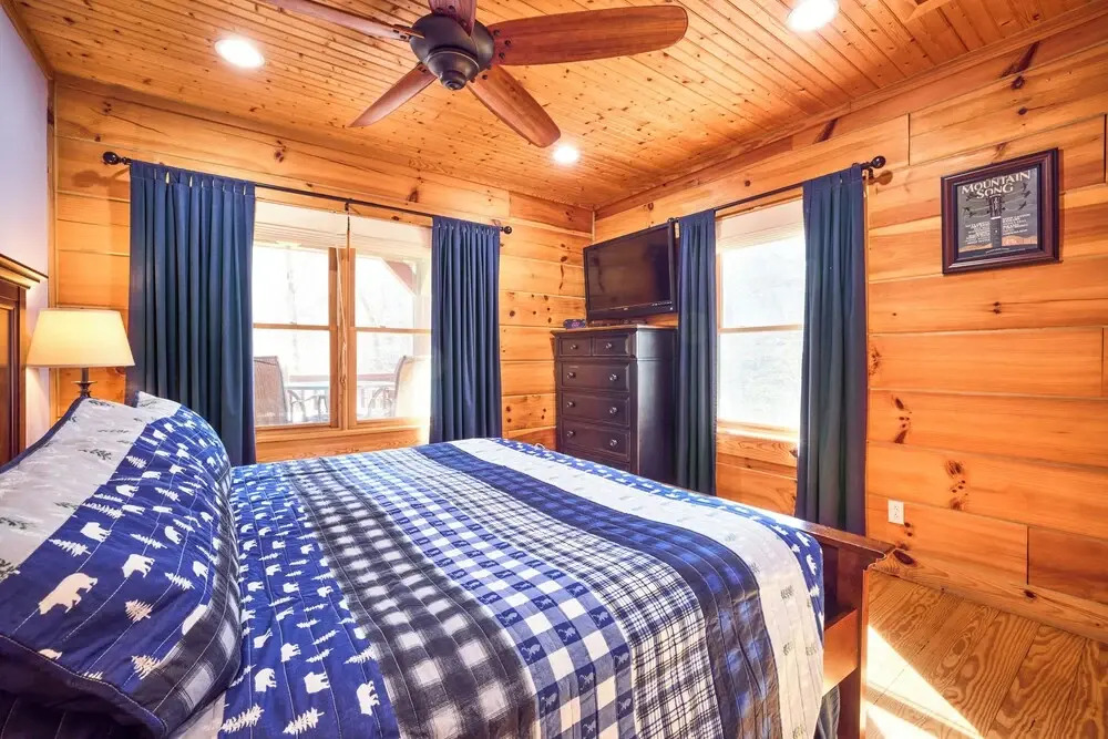 Romantic Penrose Cabin w/ Pond, Trails & Hot Tub