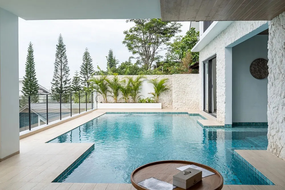 Sunrise City View Villa 9 Bedrooms With a Private Swimming Pool and a Billiard Table