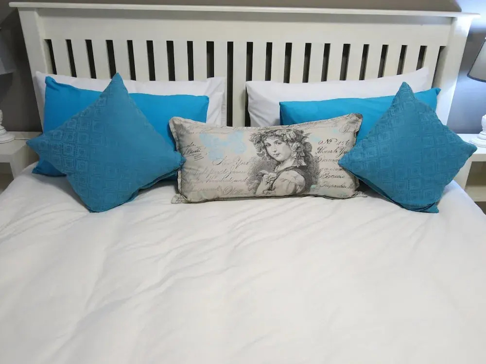 Cherry Lane Self Catering BB - 1 Bedroom Bathroom With Shower for 4 Guests