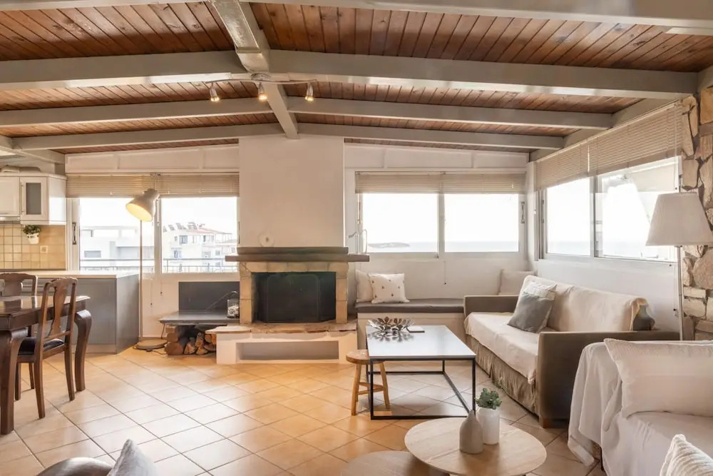Sunny Loft with a Panoramic View