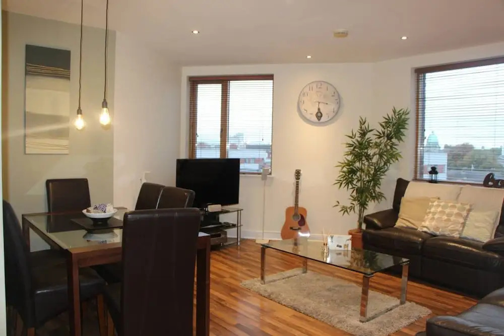 Stylish 2 Bedroom Smithfield Flat With Balcony