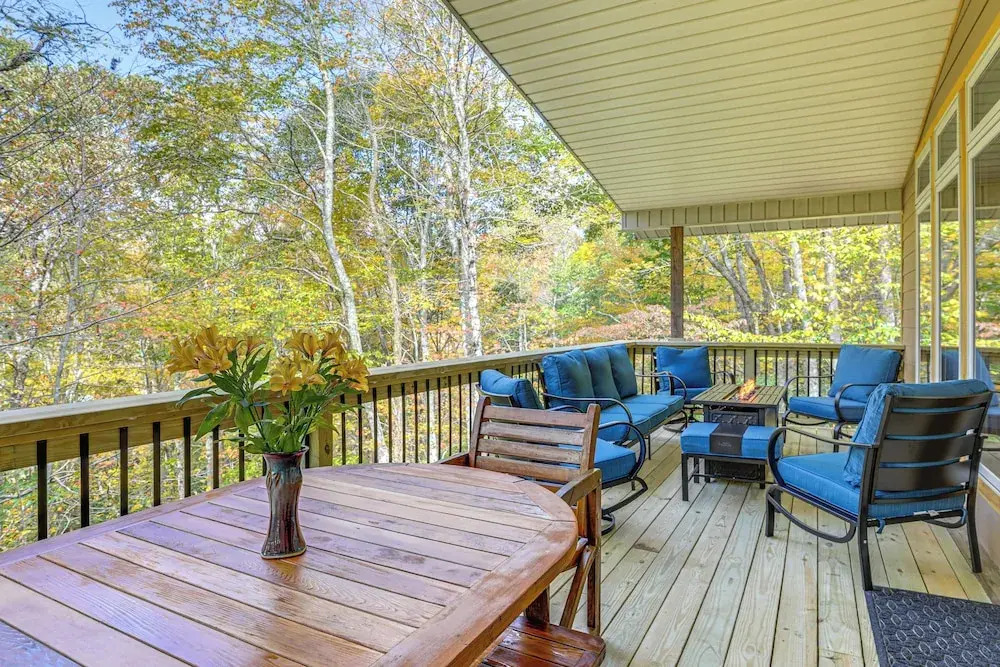 Woodland Gem w/ Pool Access: Linville Land Harbor