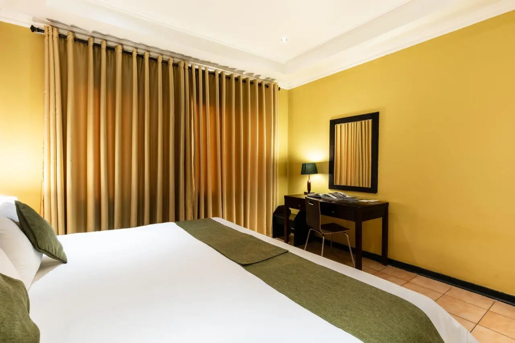 Oasis Hotel