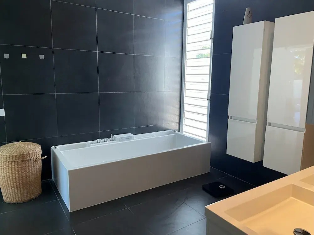 Luxury 4 bed Villa - Private Pool - Sleeps 8
