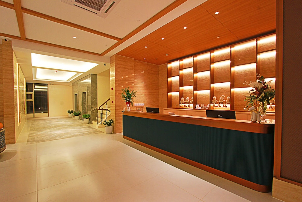 Luxu Hotel and Resort