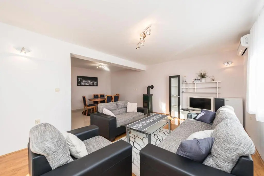 Family Friendly Pool House Ana near Zadar - Happy Rentals