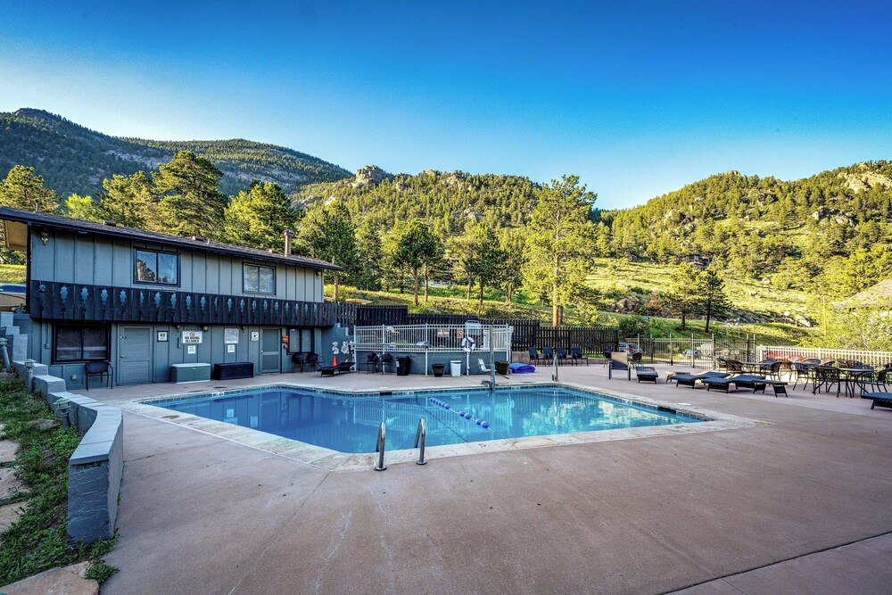 Estes Park Vacation Rental: 1 Mi to National Park