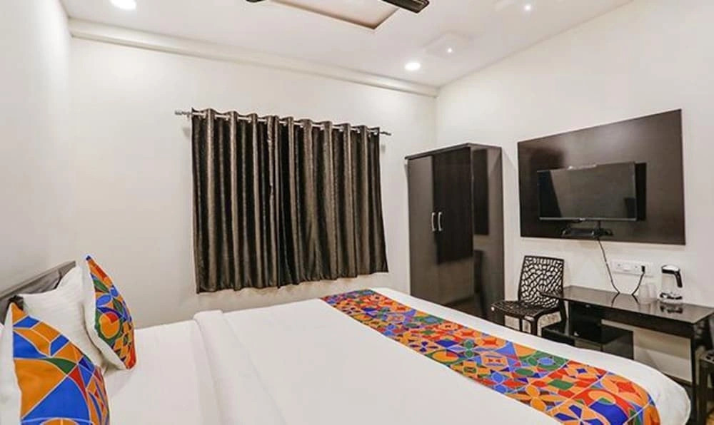 Fabhotel Royal Stay