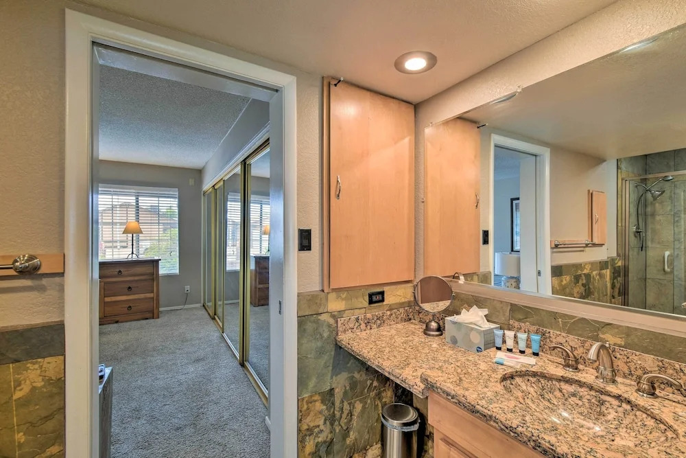 Hot Tub, Heated Pool & More! Relaxing Phoenix Home