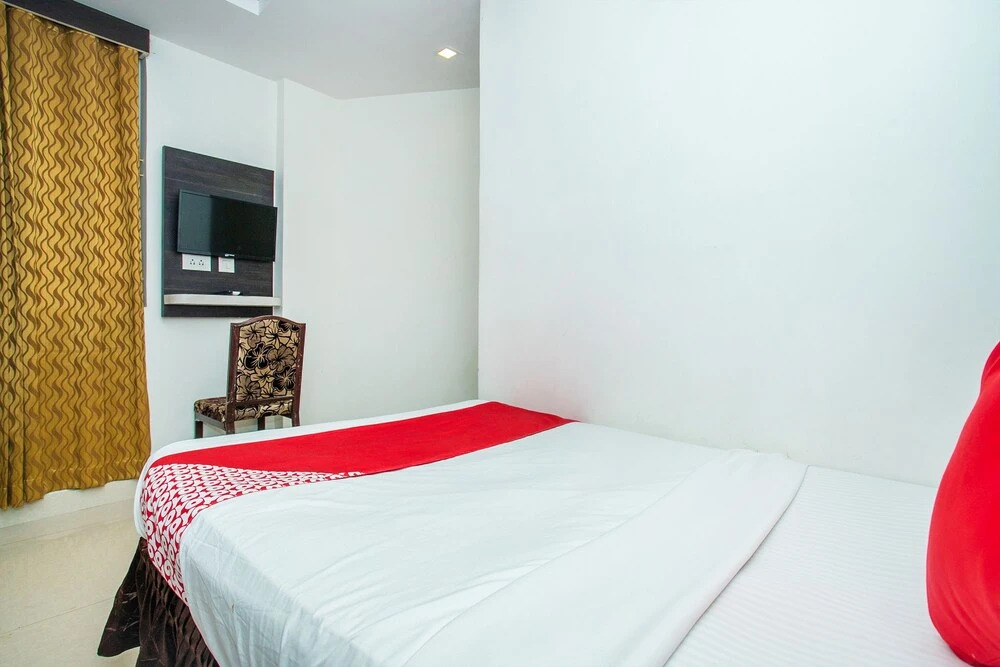 OYO 5641 Hotel Corporate Park Inn