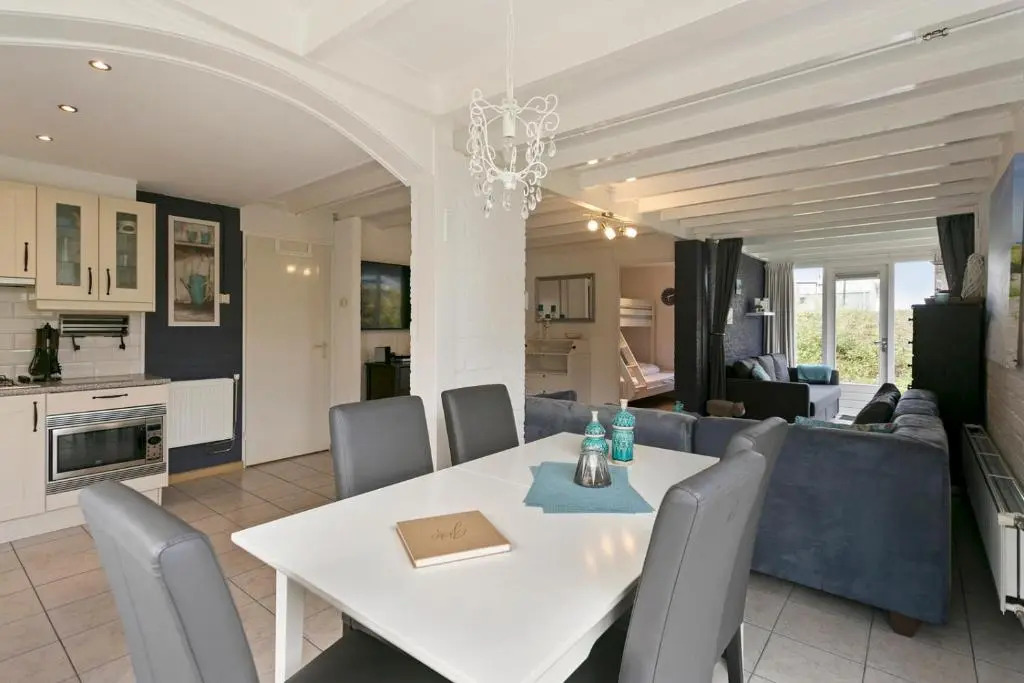 Bungalow Kuste - Klepperstee Ouddorp, 2 terraces and garden, near the beach - not for companies