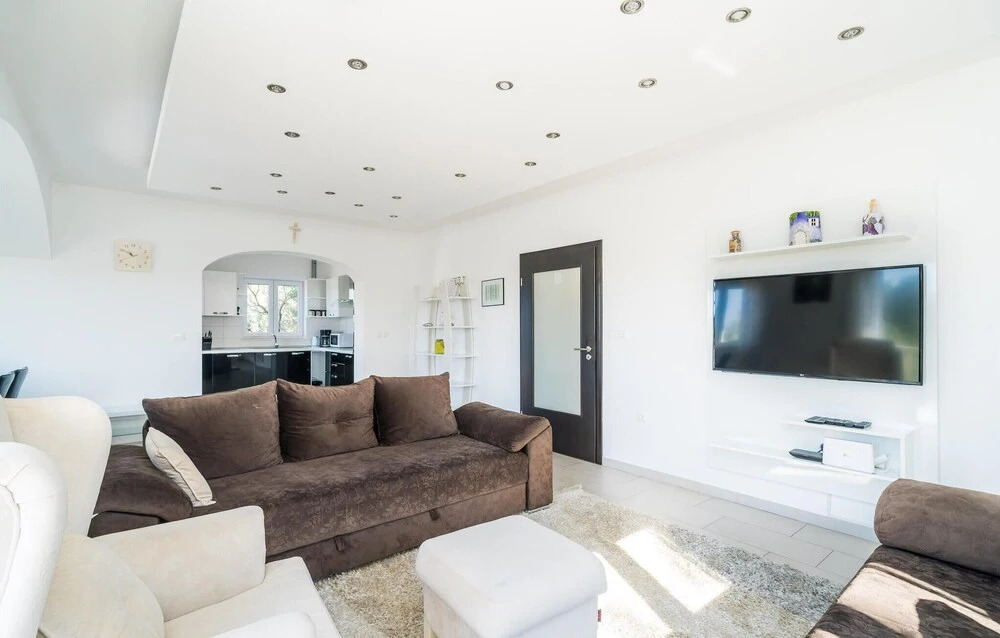 Stunning Apartment in Cilipi With 3 Bedrooms, Wifi and Outdoor Swimming Pool