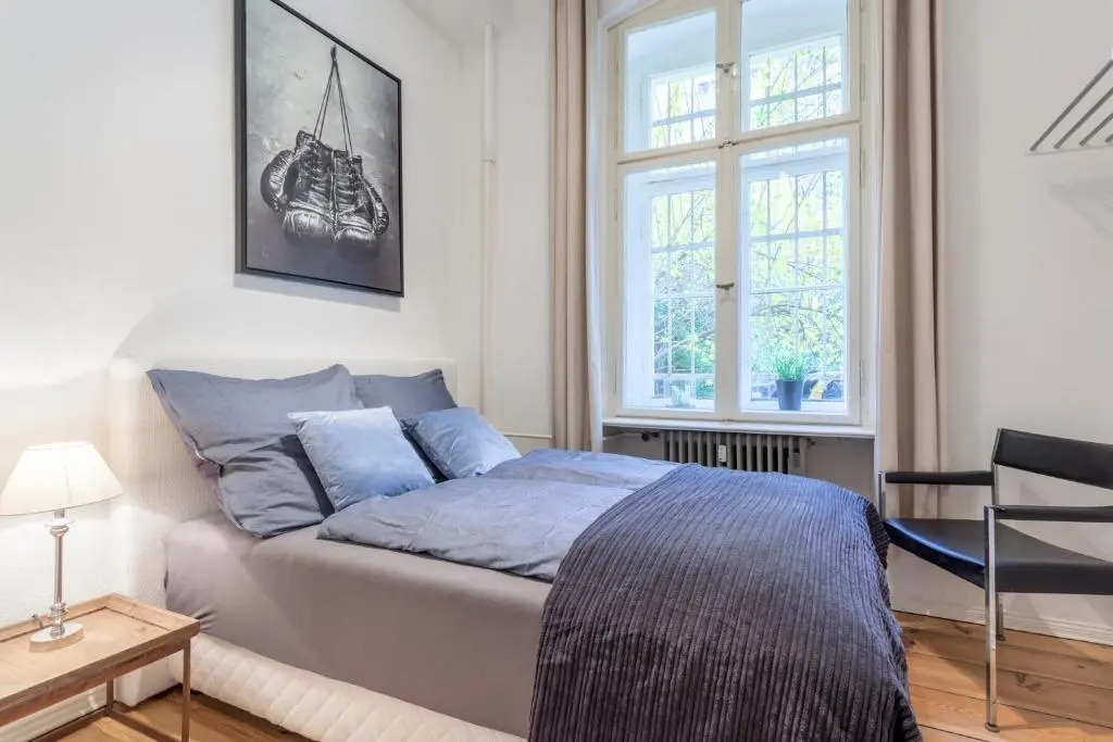 The Gleditsch - Central Schöneberg location, 1BR, 1 living room, group friendly, ideal for 2 - 4 Guests