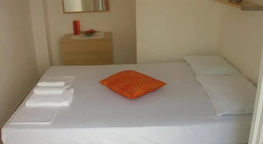 Apartments Eleni 4 Seasons