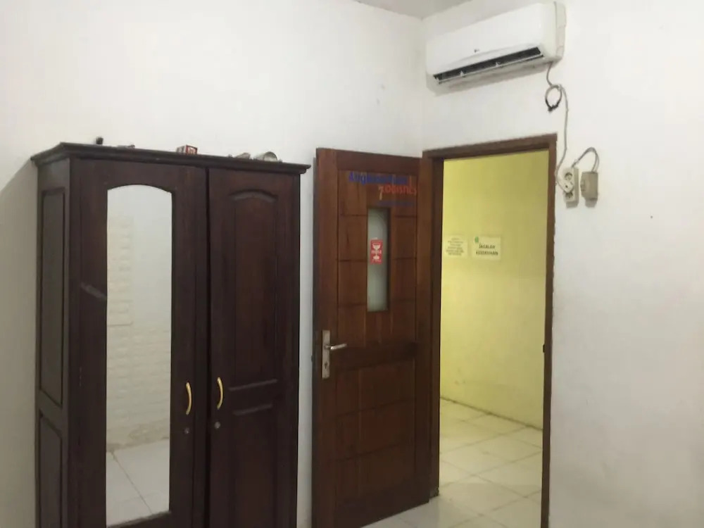 OYO Life 93009 Griya Nautika Sedati