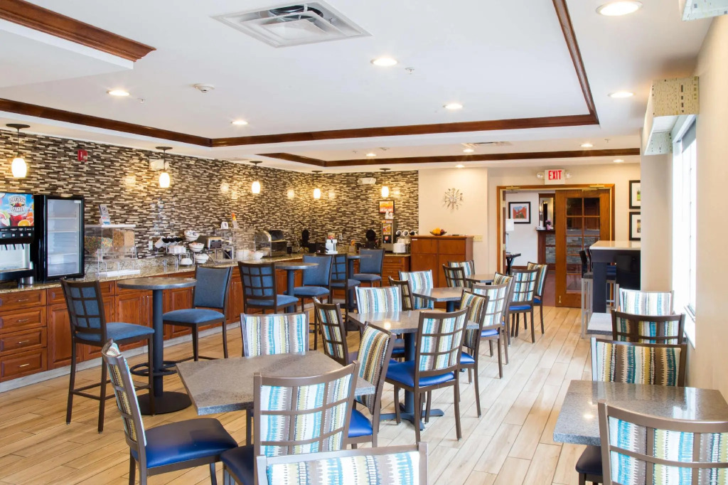 Executive Inn & Suites