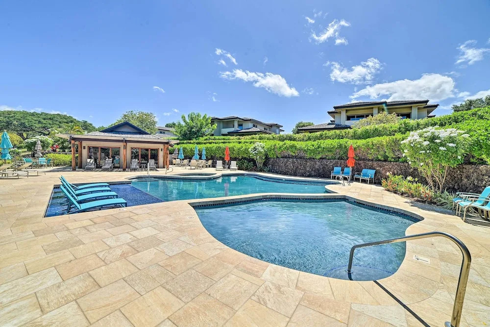 Tropical Paradise Resort Villa: 1 Mile to Beach