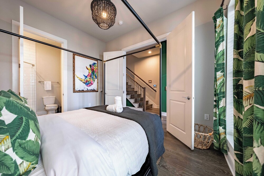 Modern Home, Private Balcony, Near Rainey & Lady Bird Lake Haus of Z