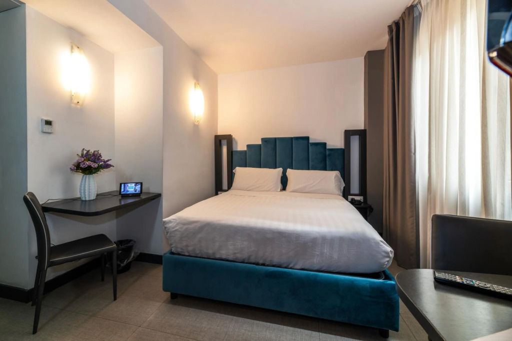 Golden Hotel
