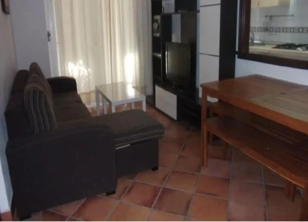Apartment 2 Bedrooms With Pool 103424
