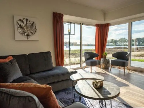 Resort De Kraaijenbergse Plassen 14512