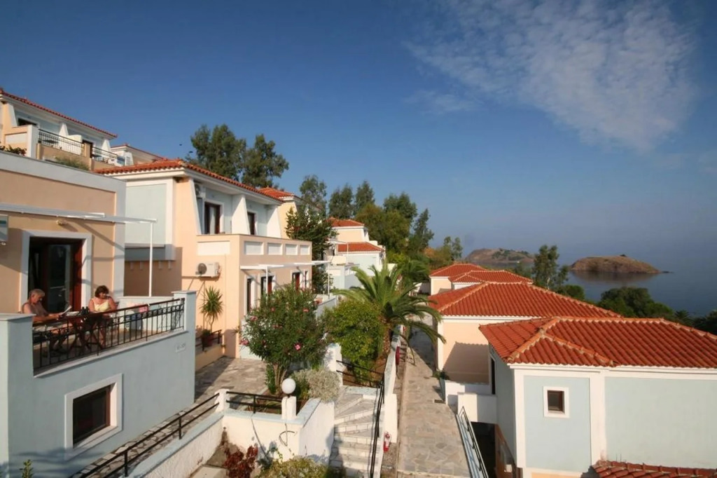 Clara Resort