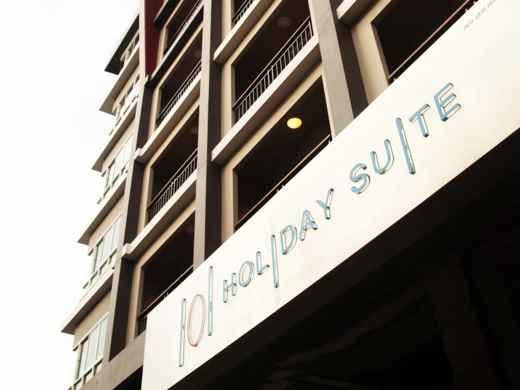 101 Holiday suite