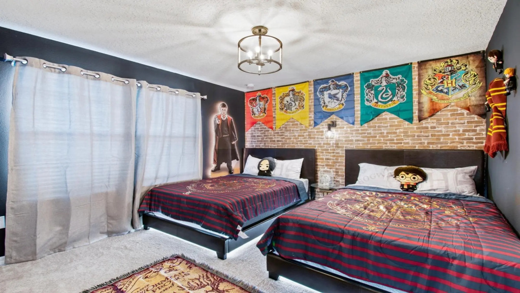 Family Themed NEW Windsor Island Home w Pool