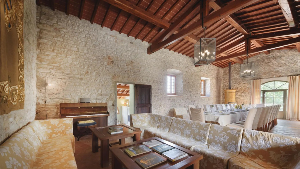 Luxury villa just 14 km from Florence. Sleeps 16 with hydromassage, sauna & gym!-Villa Il Forte