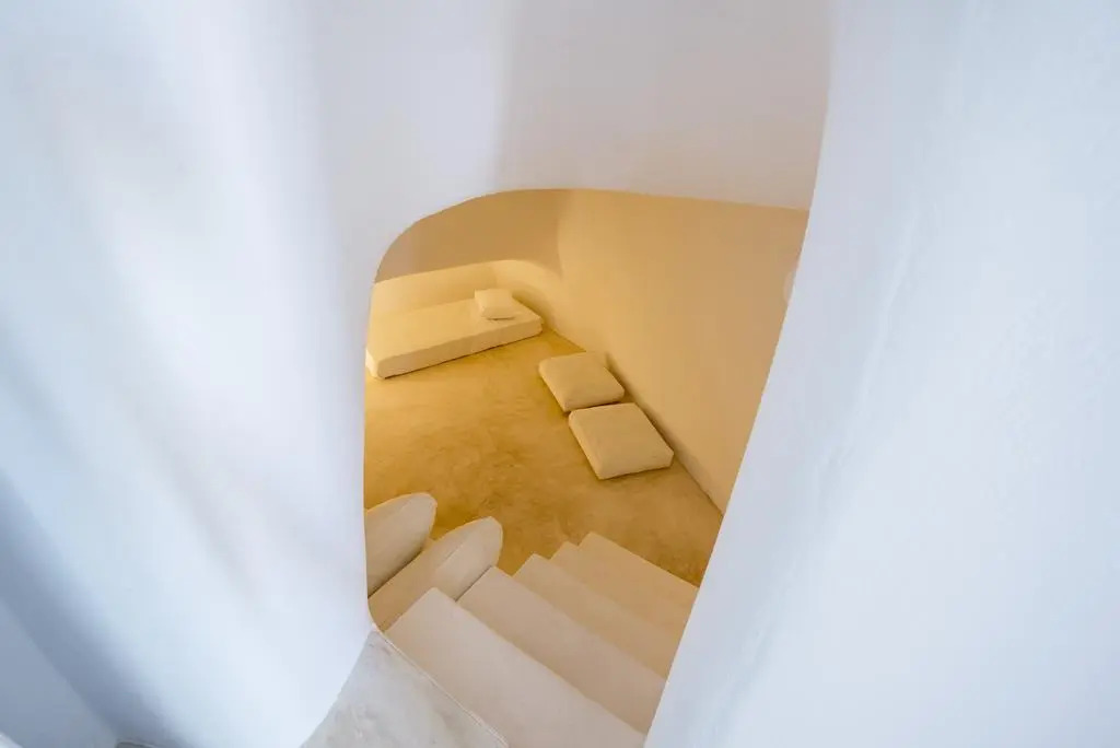 Cave Agapi Oia