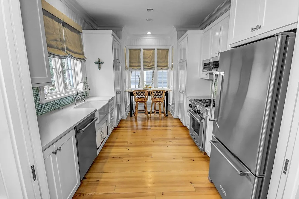 Beautifully Remodeled "taste & Sea" 3br/3.5ba Steps From Beach/pools optional Carriage 3 Bedroom Cottage by RedAwning
